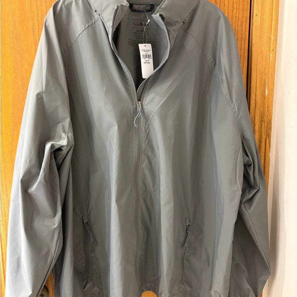 L.L. Bean Women’s Light Gray windbreaker